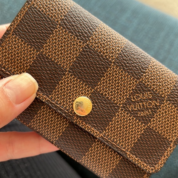 Authentic Louis Vuitton 6 holder key holder - Picture 2 of 7